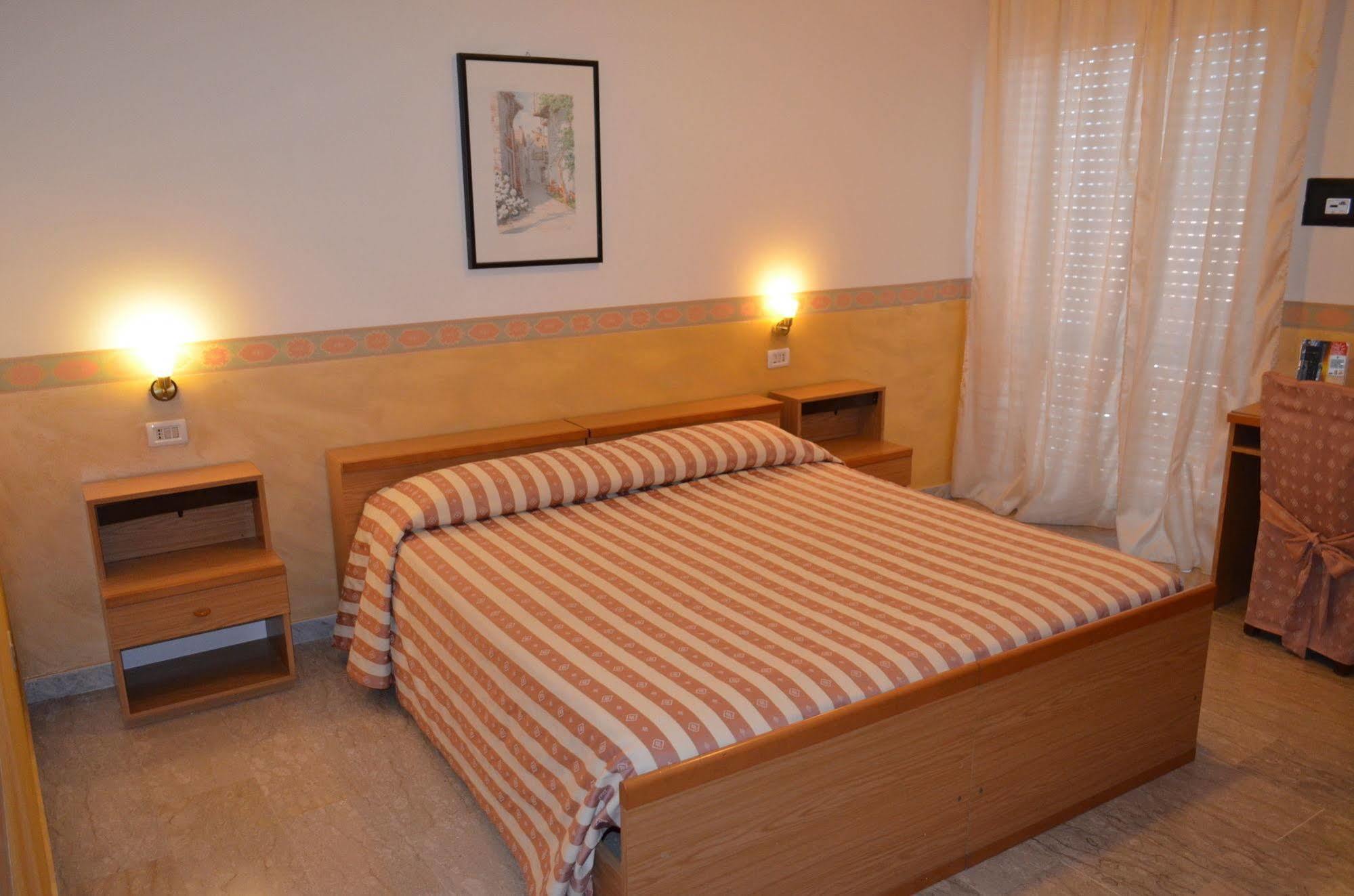 Affittacamere Diavin Vibo Valentia Bagian luar foto