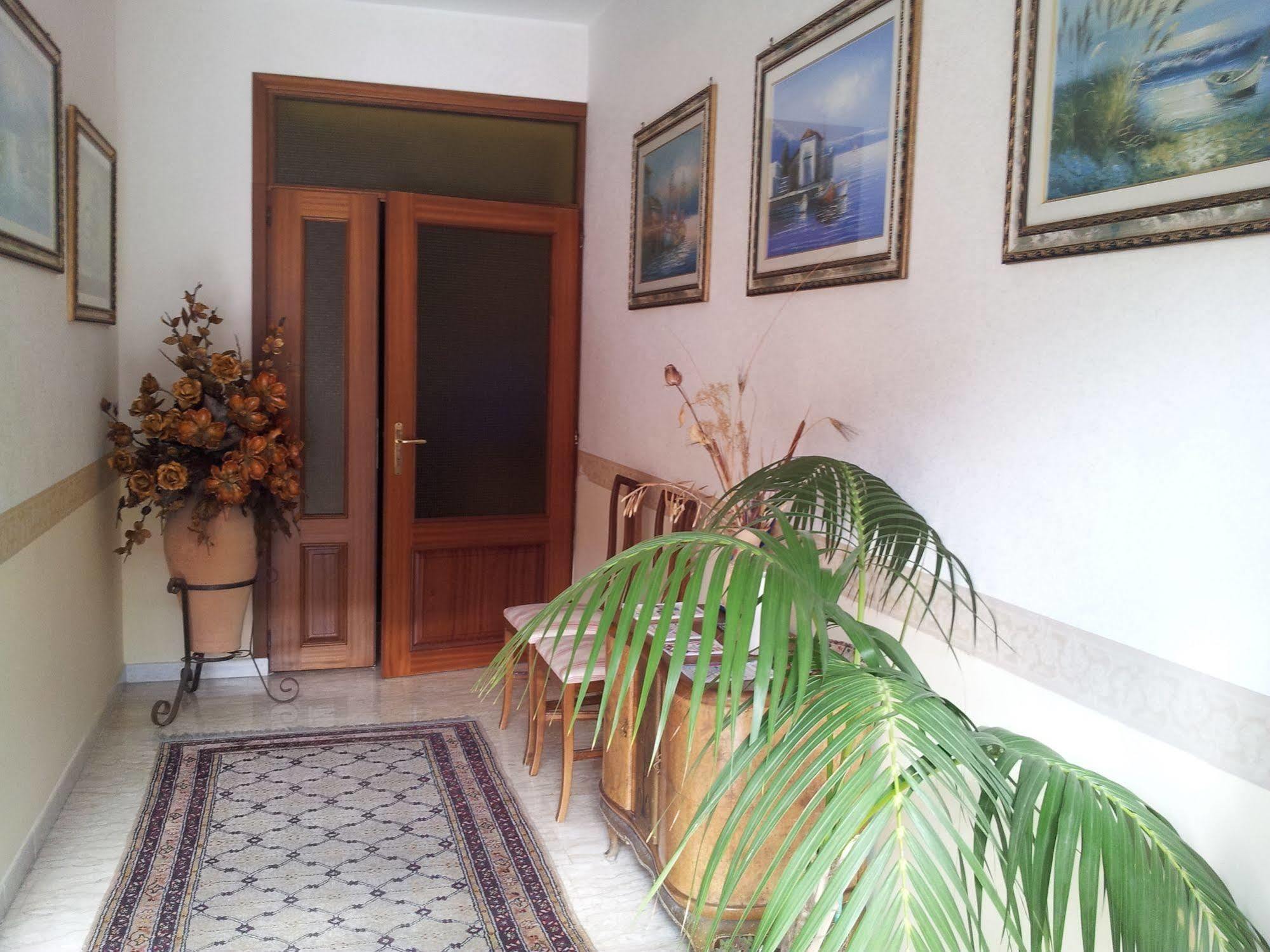 Affittacamere Diavin Vibo Valentia Bagian luar foto